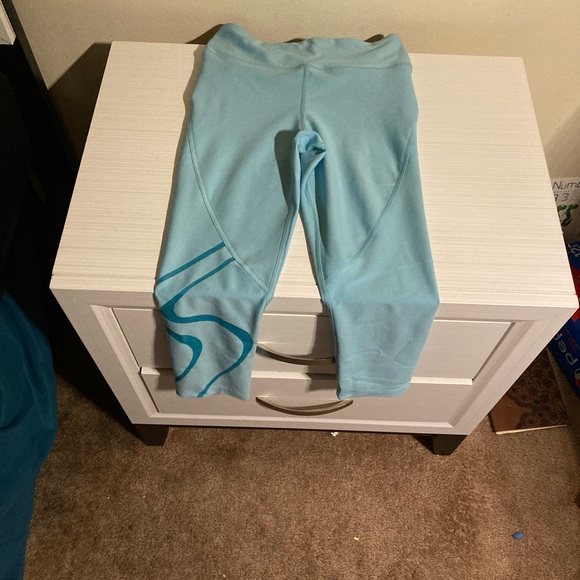 Capris - Picture 2 of 2